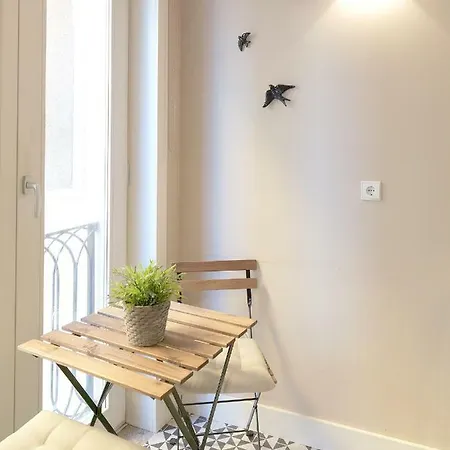 公寓 New - Cardosas